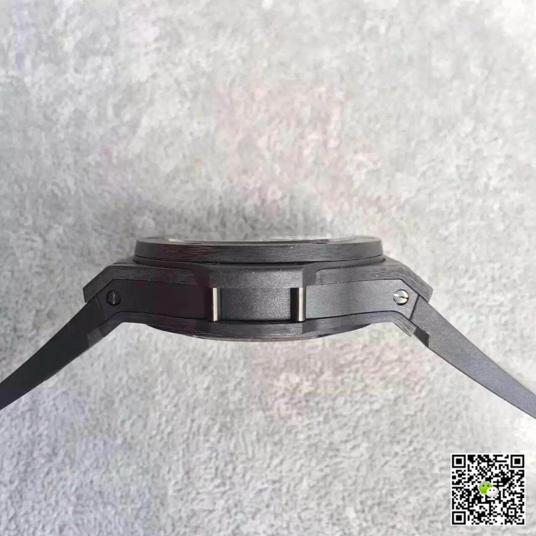 Hublot Big Bang 301.QX.1724.RX V6 Factory 1:1 Best Edition Replica Watch Carbon Fiber Case
